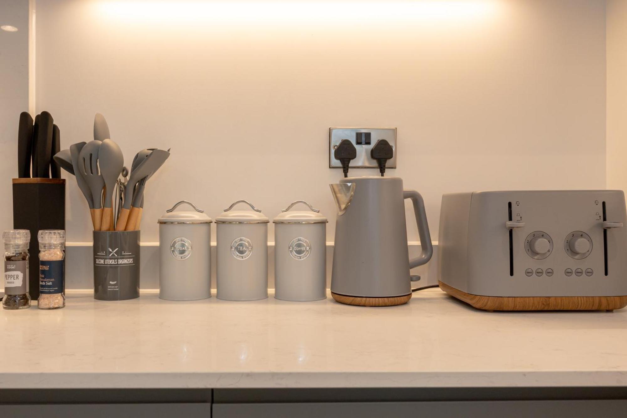 Pet Friendly 2Br Near Station By Asquare Letting Leilighet Manchester Eksteriør bilde